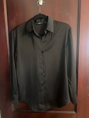Women’s Uniqlo Black Silk Button-up